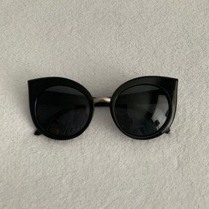 Quay sunglasses (black)